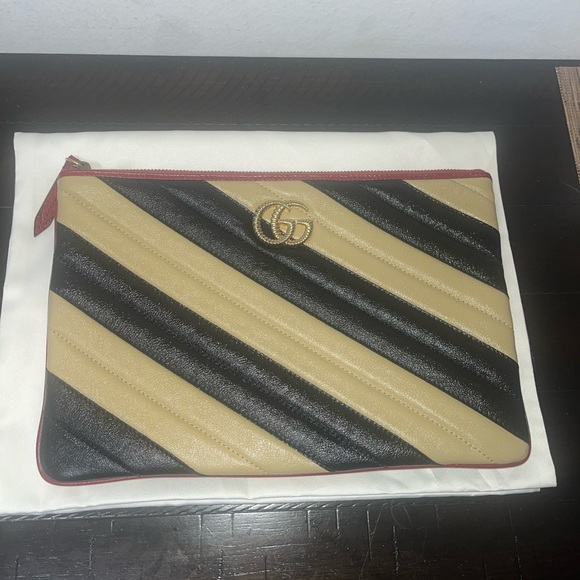 Gucci Marmont pouch!!! Lovely color combo. - Picture 4 of 12